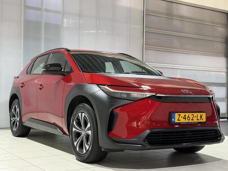 Occasion Toyota bZ4X Active 11 kW (15 PK) 2024 Rood SUV