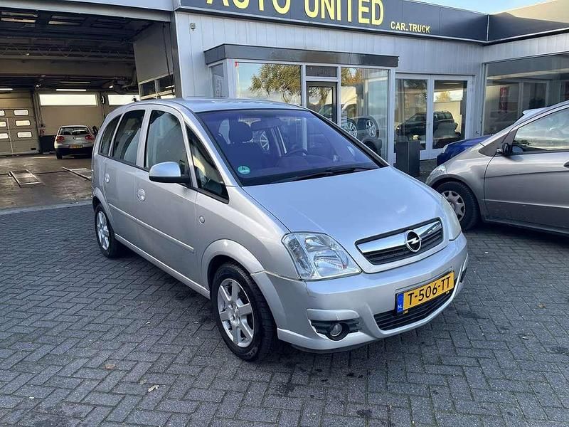 Grijs Gebruikt 2007 Opel Meriva Essentia MPV | € 1.999 (Goede deal) - Afbeelding 1/4