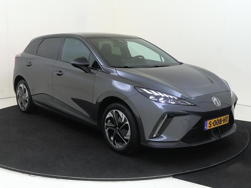 Occasion MG MG4 EV Luxury 150 kW (204 PK) 2023 Grijs Hatchback