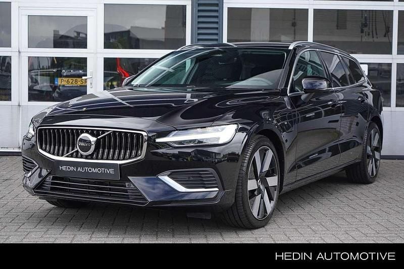 Zwart Nieuw 2025 Volvo V60 Stationwagen | € 56.175 (Goede deal) - Afbeelding 1/4