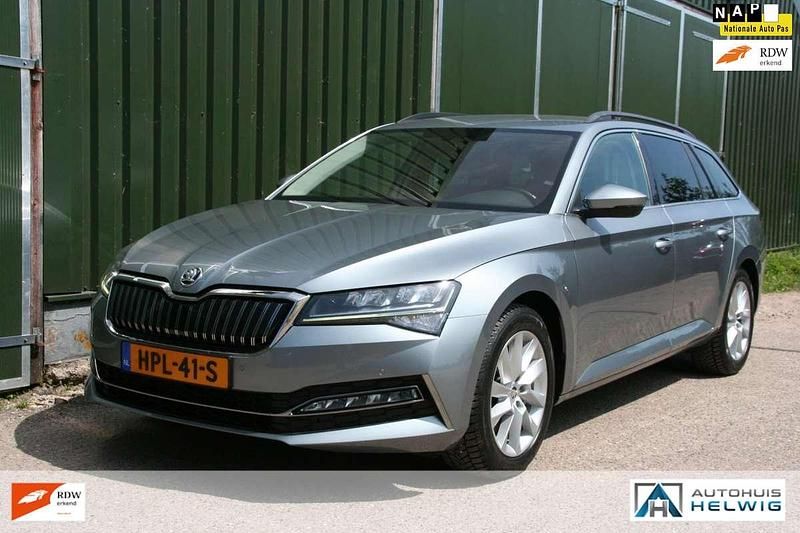 Grijs Occasion 2021 Skoda Superb Business Line Stationwagen | € 20.950 (Goede deal) - Afbeelding 1/4
