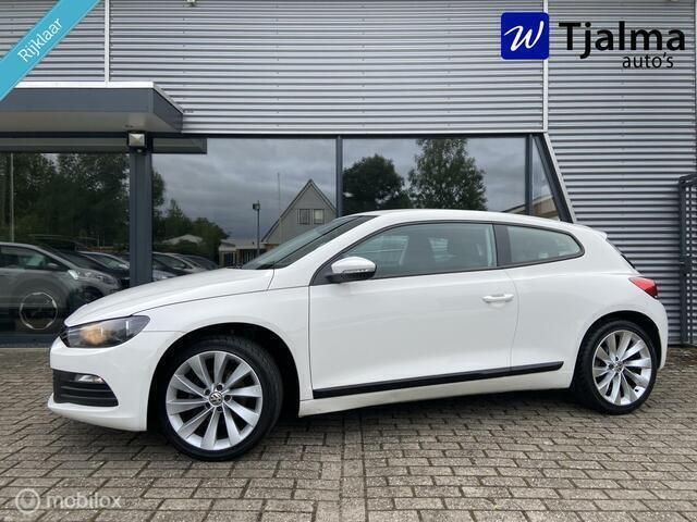Wit Gebruikt 2011 VW Scirocco Highline Coupé | € 7.497 (Eerlijke prijs) - Afbeelding 1/4