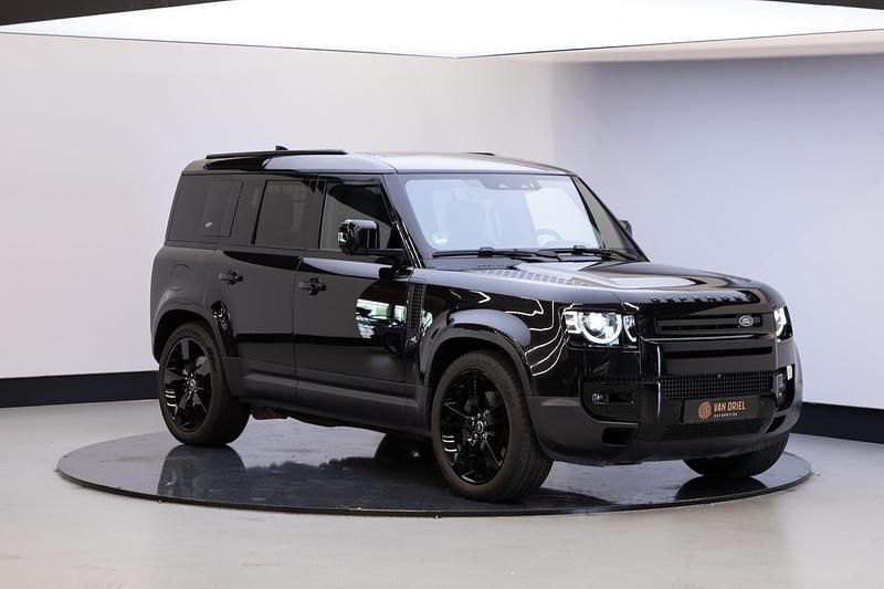 Zwart Gebruikt 2021 Land Rover Defender S SUV | € 75.945 (Eerlijke prijs) - Afbeelding 1/4
