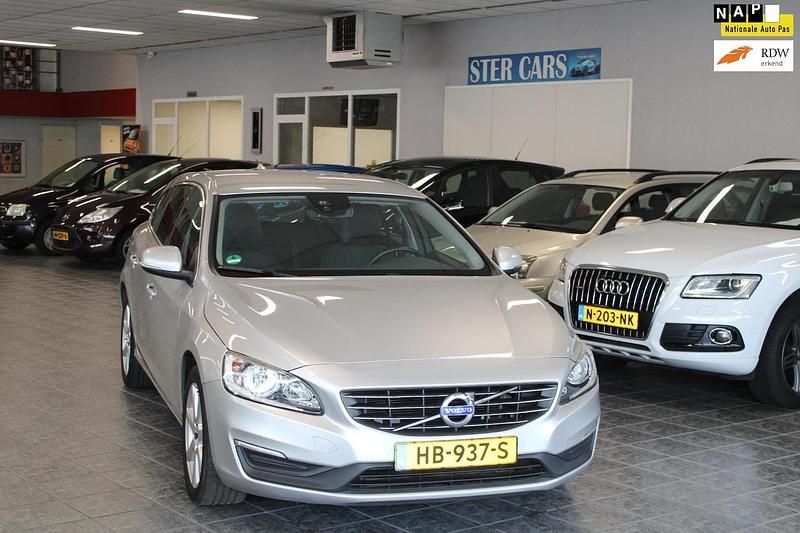 Occasion Volvo V60 Momentum 2015 Grijs Stationwagen