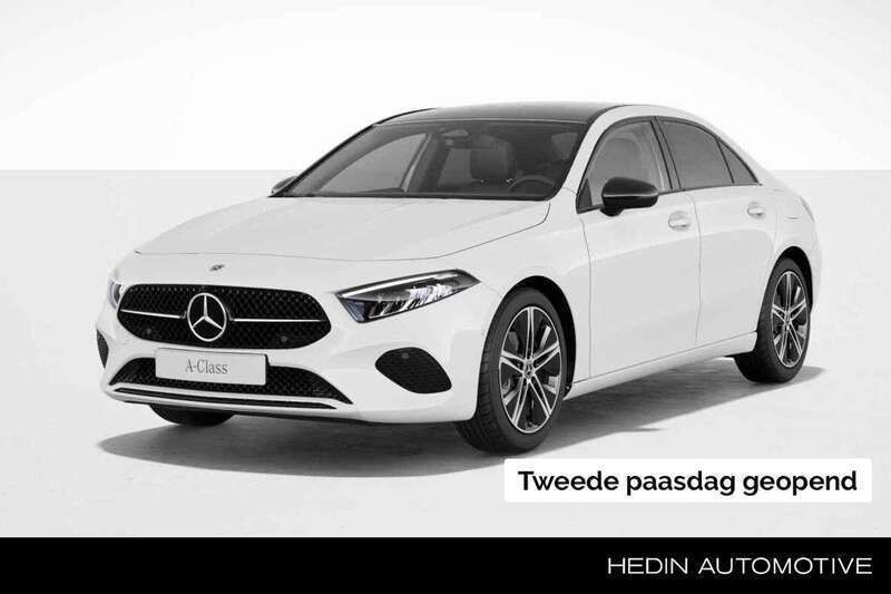 Wit Nieuw 2024 Mercedes A180 Luxury Sedan | € 44.900 (Iets duurder) - Afbeelding 1/3