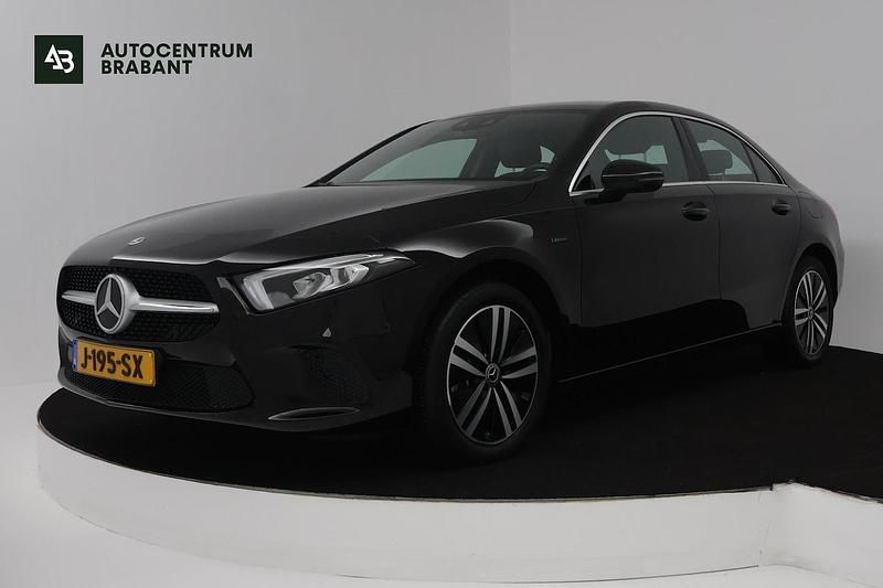 Zwart Gebruikt 2020 Mercedes A250 Business Sedan | € 24.945 (Super prijs) - Afbeelding 1/4