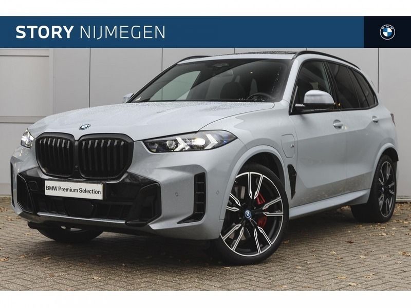 Brooklyn grau (grijs metallic) Gebruikt 2023 BMW X5 Comfort Edition SUV | € 98.950 (Duur) - Afbeelding 1/4