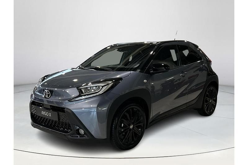 Grijs Nieuw 2025 Toyota Aygo X Design SUV | € 23.900 - Afbeelding 1/1
