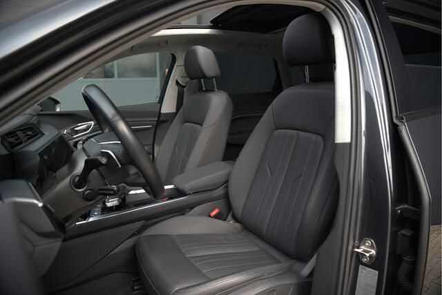 Occasion Audi e-tron Black Edition 230 kW (313 PK) 2020 Grijs (metallic) SUV