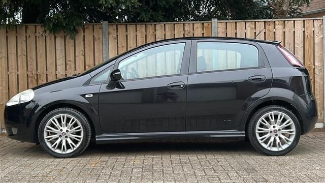 Occasion Fiat Grande Punto 77 PK (56 kW) 2008 Zwart Hatchback