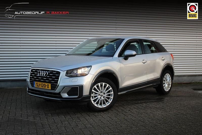 Grijs Occasion 2018 Audi Q2 SUV | € 15.995 (Eerlijke prijs) - Afbeelding 1/4