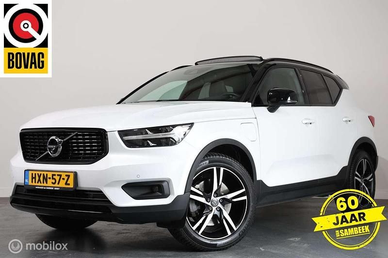 Wit Gebruikt 2020 Volvo XC40 R-Design SUV | € 34.900 (Eerlijke prijs) - Afbeelding 1/4