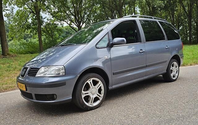 Grijs Gebruikt 2009 Seat Alhambra MPV | € 3.250 (Eerlijke prijs) - Afbeelding 1/4