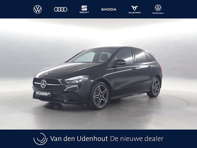 Zwart Occasion 2022 Mercedes B250e AMG line MPV | € 28.990 (Goede deal) - Afbeelding 1/4