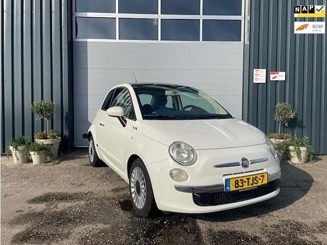 Wit Occasion 2011 Fiat 500 Lounge Hatchback | € 3.500 (Goede deal) - Afbeelding 1/4