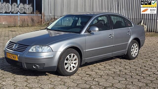 Occasion VW Passat 131 PK (96 kW) 2004 Grijs Sedan