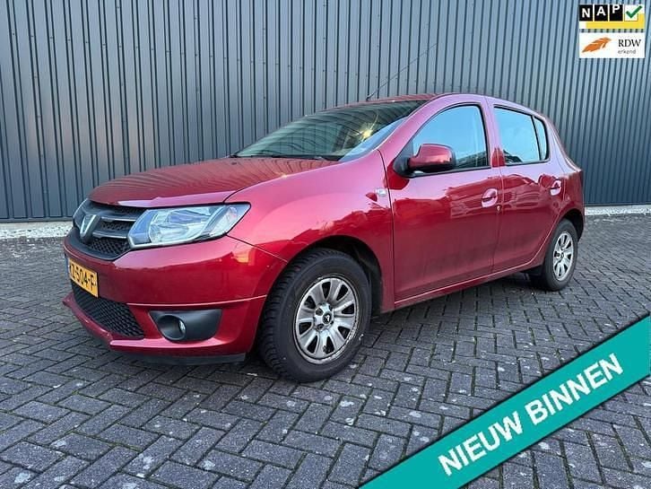 Occasion Dacia Sandero Lauréate 90 PK (66 kW) 2016 Rood Hatchback