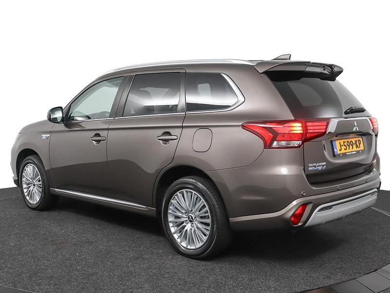 Occasion Mitsubishi Outlander P-HEV Intense 68 PK (50 kW) 2020 Bruin SUV