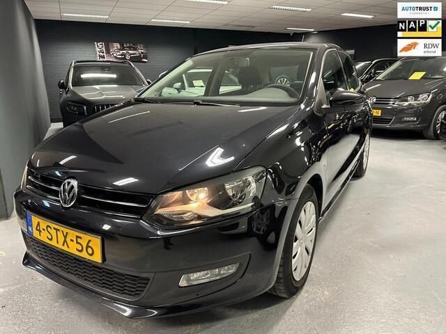 Zwart Gebruikt 2014 VW Polo Hatchback | € 5.450 (Eerlijke prijs) - Afbeelding 1/4