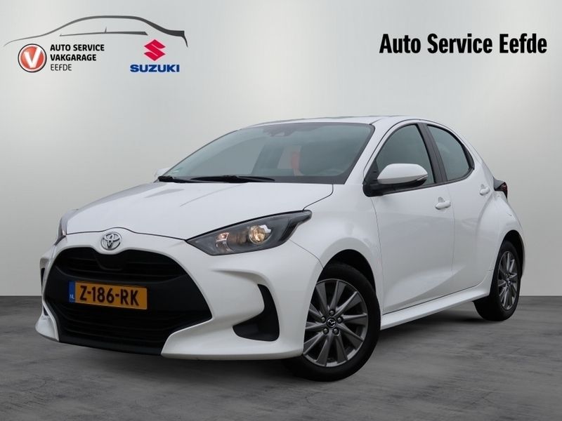 Wit Gebruikt 2021 Toyota Yaris Active Hatchback | € 16.499 (Eerlijke prijs) - Afbeelding 1/3