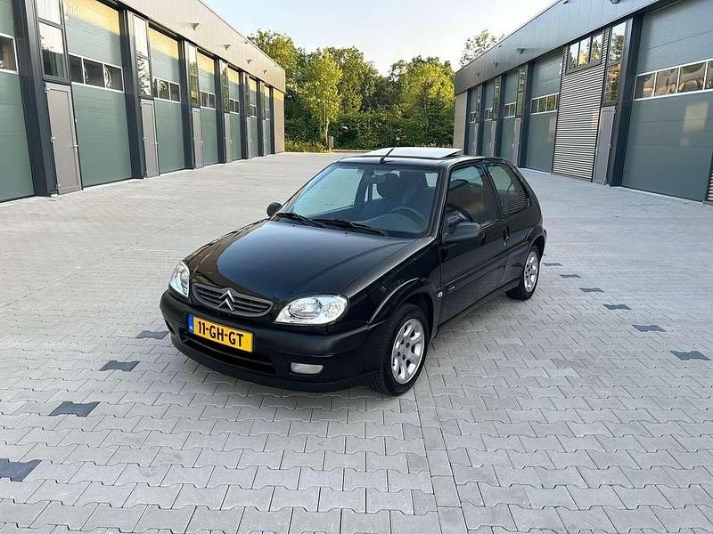 Zwart Gebruikt 2000 Citroën Saxo Hatchback | € 1.700 (Eerlijke prijs) - Afbeelding 1/4