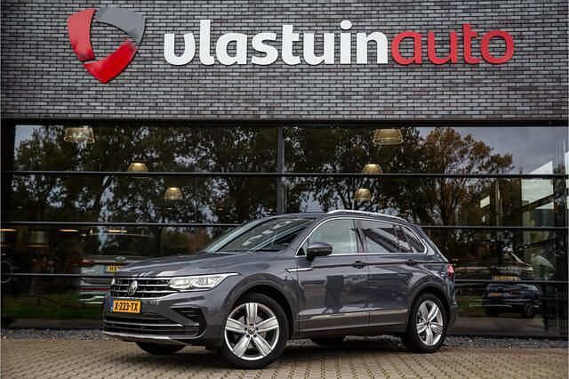 Grijs Gebruikt 2021 VW Tiguan Elegance SUV | € 27.950 (Super prijs) - Afbeelding 1/4