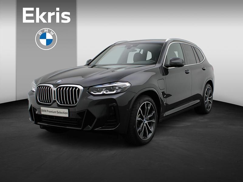 Grijs Occasion 2023 BMW X3 Executive SUV | € 52.900 (Iets duurder) - Afbeelding 1/4