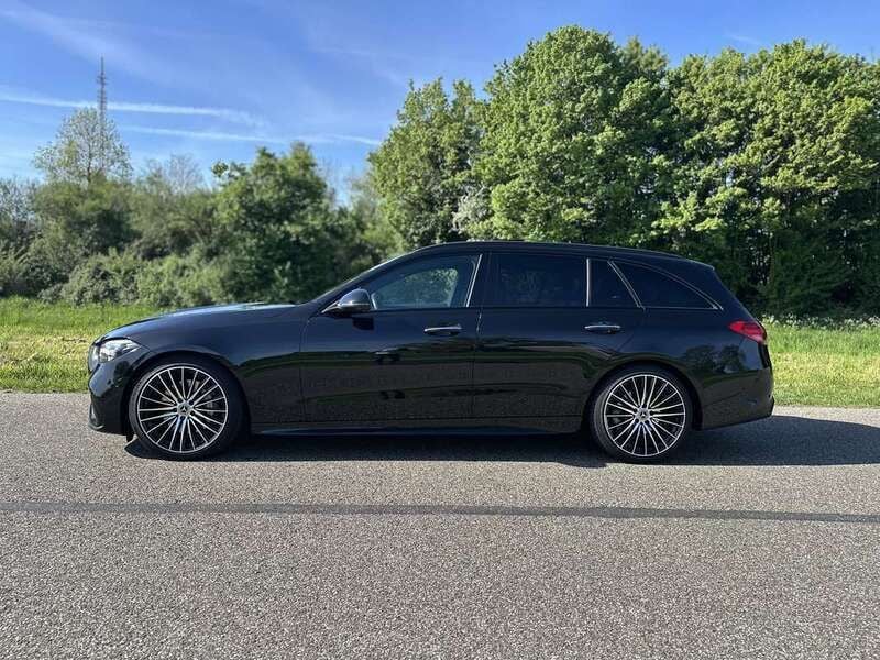 Zwart Gebruikt 2022 Mercedes C200 AMG line Stationwagen | € 39.750 (Eerlijke prijs) - Afbeelding 1/4