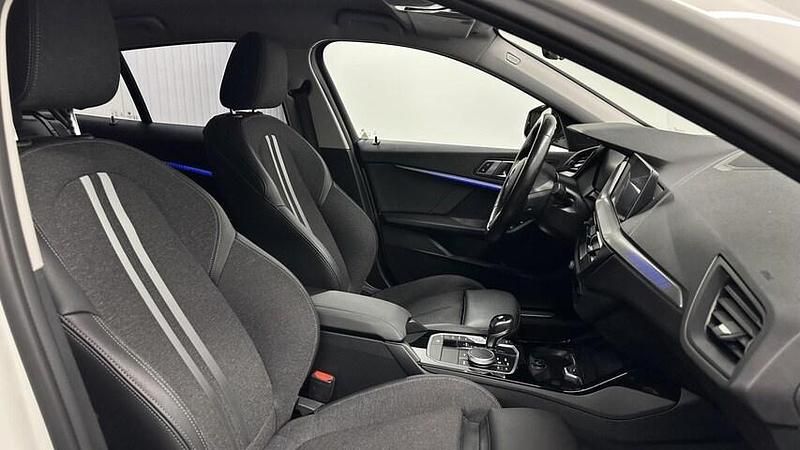 Occasion BMW 118 Executive 2021 Wit Hatchback