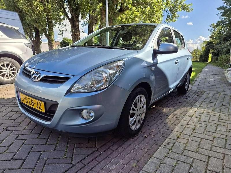 Blauw Occasion 2010 Hyundai i20 Edition Hatchback | € 3.450 (Eerlijke prijs) - Afbeelding 1/4