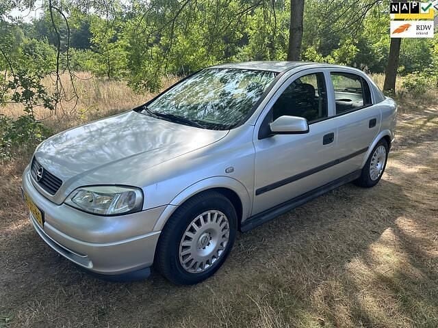 Grijs Gebruikt 1999 Opel Astra Club Hatchback | € 1.050 (Eerlijke prijs) - Afbeelding 1/4