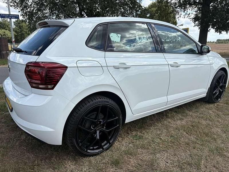 Wit Gebruikt 2019 VW Polo Highline Hatchback | € 14.750 (Eerlijke prijs) - Afbeelding 1/4