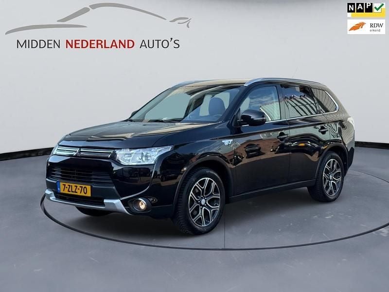 Zwart Gebruikt 2015 Mitsubishi Outlander Edition SUV | € 9.750 (Super prijs) - Afbeelding 1/4