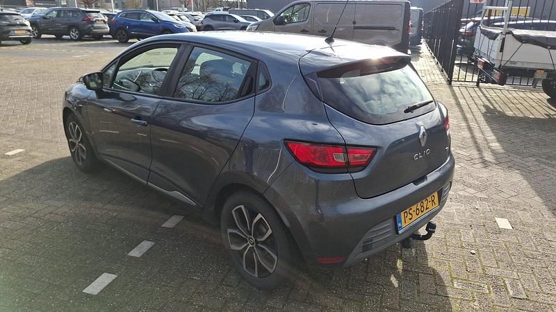 Occasion Renault Clio IV LIMITED 90 PK (66 kW) 2017 Grijs Hatchback