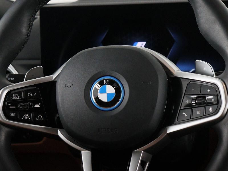 Occasion BMW 330e Comfort Edition 292 PK (214 kW) 2025 Blauw Stationwagen