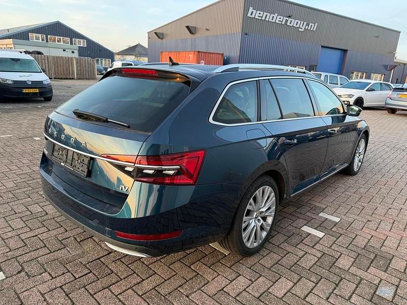 Occasion Skoda Superb LAURIN & KLEMENT 218 PK (160 kW) 2026 Blauw Stationwagen