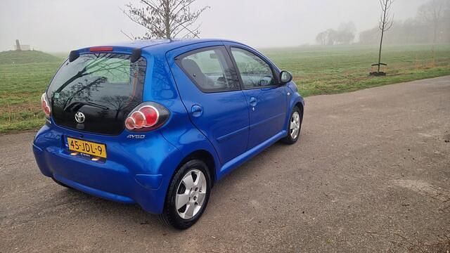 Occasion Toyota Aygo 68 PK (50 kW) 2009 Blauw Hatchback