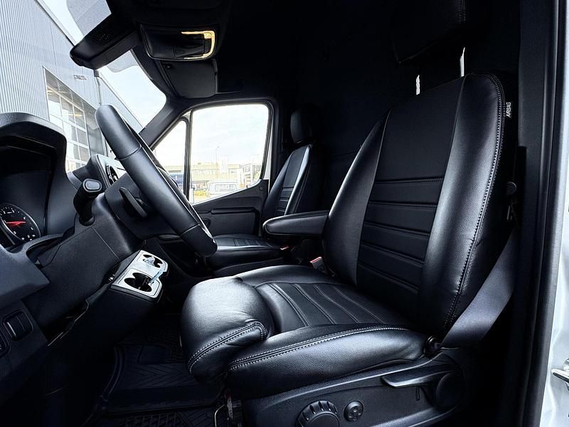 Occasion Mercedes Sprinter 190 PK (139 kW) 2024 Zilver Van