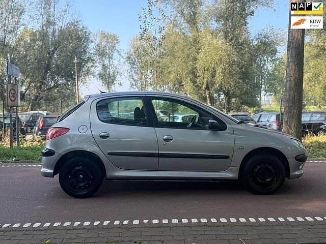 Grijs Gebruikt 2004 Peugeot 206 Hatchback | € 599 (Goede deal) - Afbeelding 1/4