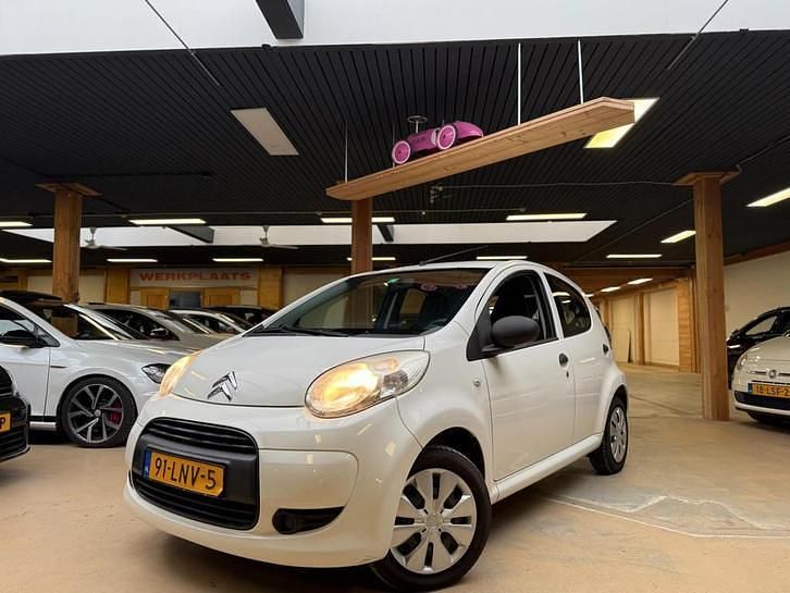 Wit Occasion 2010 Citroën C1 Hatchback | € 2.450 (Eerlijke prijs) - Afbeelding 1/4
