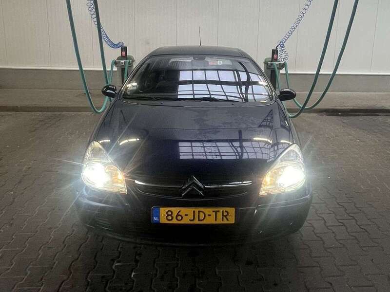 Blauw Gebruikt 2002 Citroën C5 Exclusive Hatchback | € 2.750 (Iets duurder) - Afbeelding 1/4
