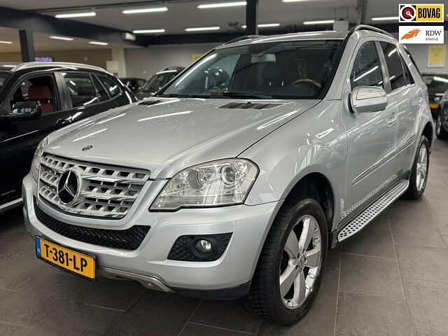Grijs (metallic) Occasion 2010 Mercedes 350 SUV | € 14.950 - Afbeelding 1/4