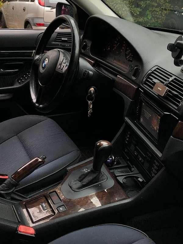 Gebruikt 2001 BMW 520 Lifestyle Sedan | € 1.800 (Eerlijke prijs) - Afbeelding 1/4