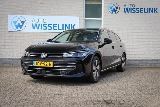 Zwart Gebruikt 2025 VW Passat Business Stationwagen | € 41.800 (Super prijs) - Afbeelding 1/4