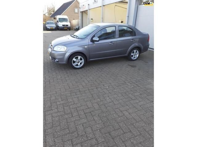 Grijs Gebruikt 2007 Chevrolet Aveo Sedan | € 2.650 (Eerlijke prijs) - Afbeelding 1/4