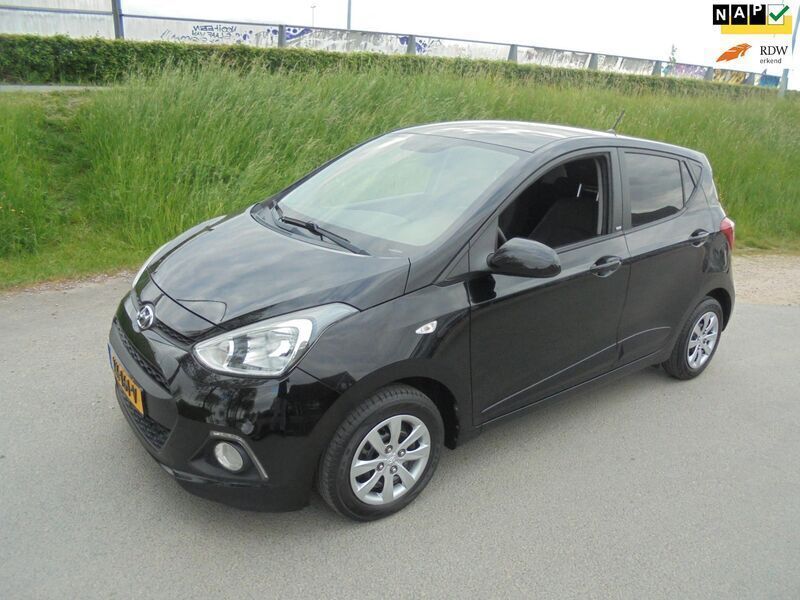 Zwart Gebruikt 2016 Hyundai i10 GO! Hatchback | € 4.850 (Eerlijke prijs) - Afbeelding 1/4