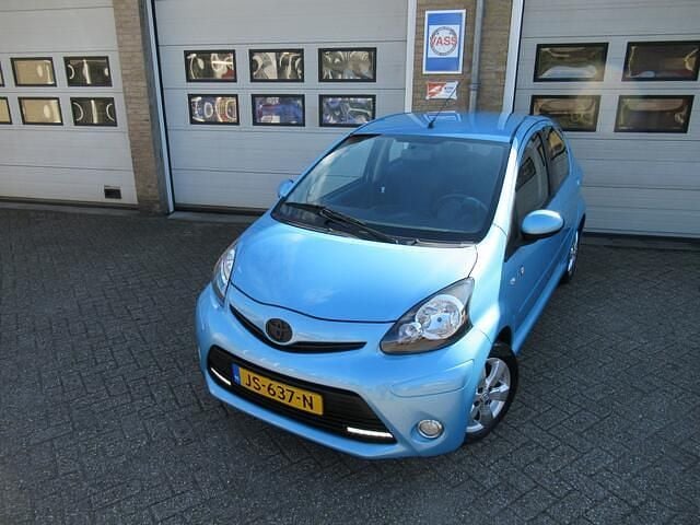 Blauw Gebruikt 2014 Toyota Aygo Hatchback | € 6.950 (Super prijs) - Afbeelding 1/4