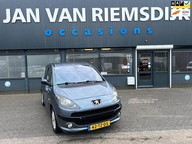 Grijs Gebruikt 2007 Peugeot 1007 Hatchback | € 2.595 (Iets duurder) - Afbeelding 1/4