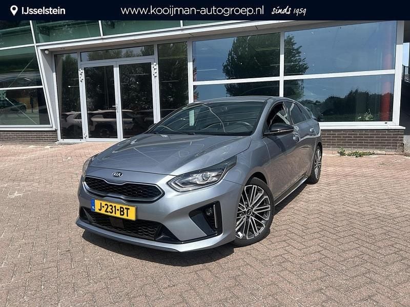 Grijs Gebruikt 2020 Kia ProCeed Hatchback | € 22.749 (Eerlijke prijs) - Afbeelding 1/4