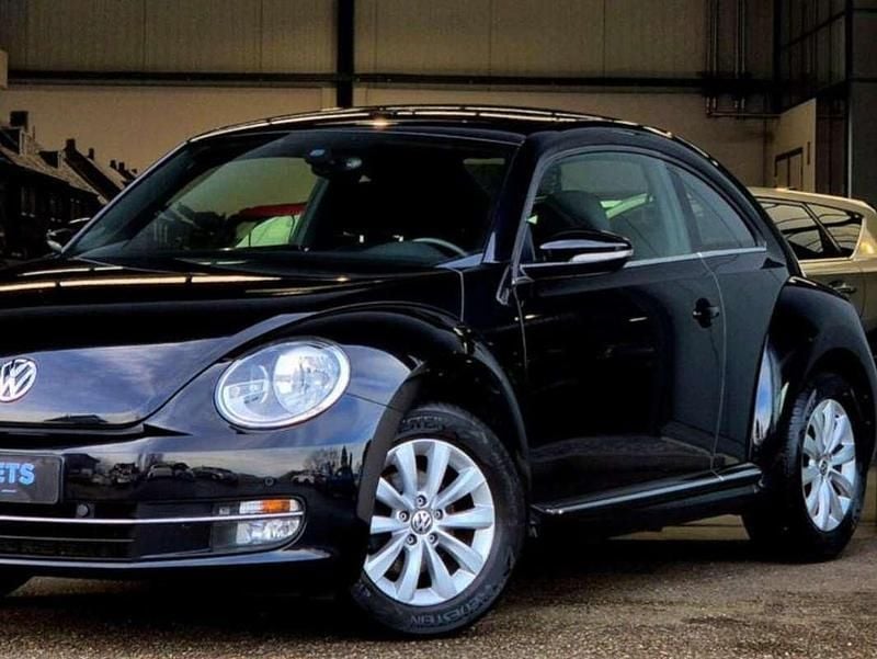 Zwart Gebruikt 2015 VW Beetle Design Hatchback | € 11.950 (Eerlijke prijs) - Afbeelding 1/4